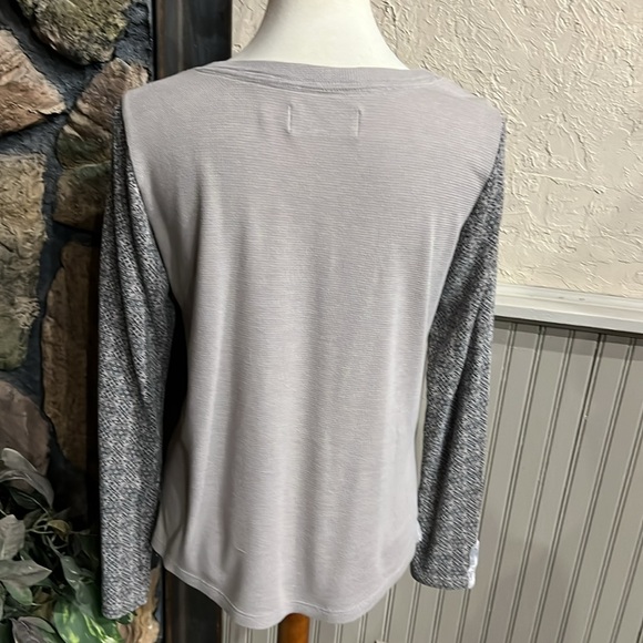 Aventura Light Gray Button-Down Shirt with Patterned Sleeves - Picture 3 of 5